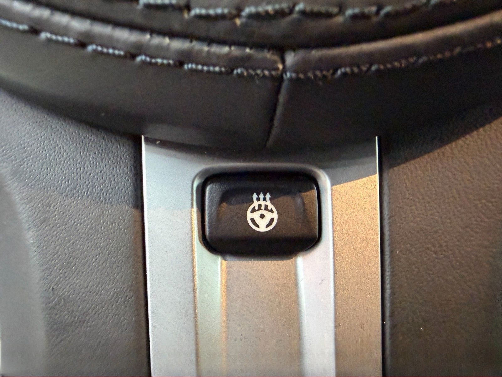 BMW 530d Touring xDrive M Sport AHK + STANDHEIZUNG foto 24