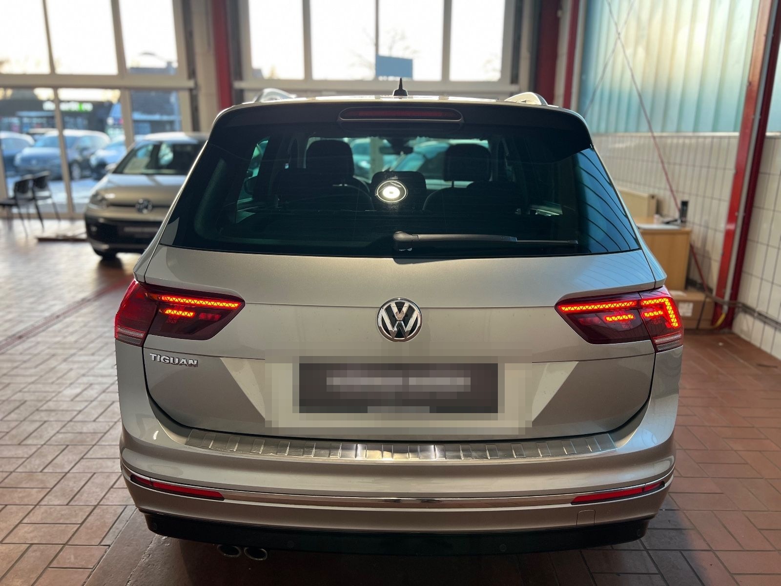 Volkswagen Tiguan Highline 2.0 TDI/R-LineExt/2.Hand/Carplay foto 5