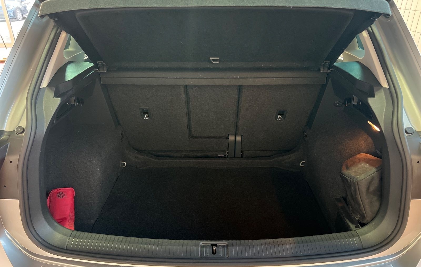 Volkswagen Tiguan Highline 2.0 TDI/R-LineExt/2.Hand/Carplay foto 9