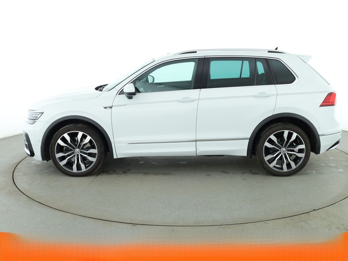 Volkswagen Tiguan 2.0 TSI Highline 4Motion BM Aut.*NAVI*HUD foto 3