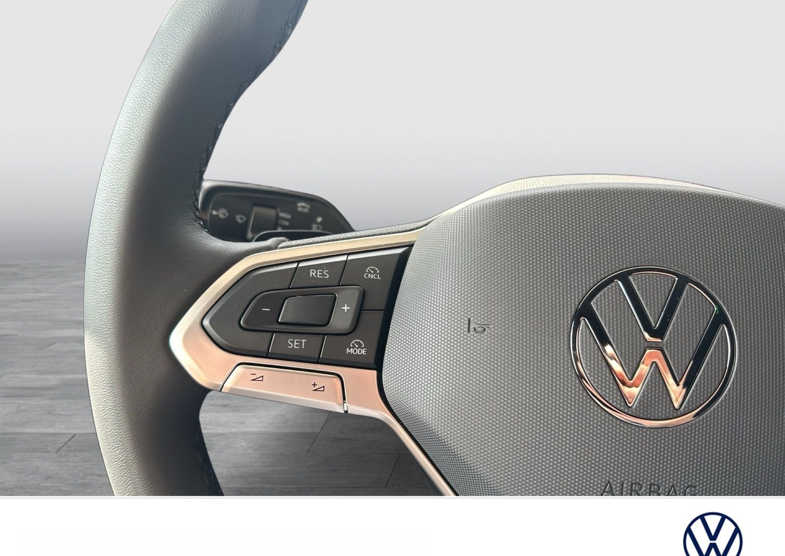 Volkswagen Tiguan 1.5 HYBRID LIFE CAM ACC LM18 CARPLAY foto 12