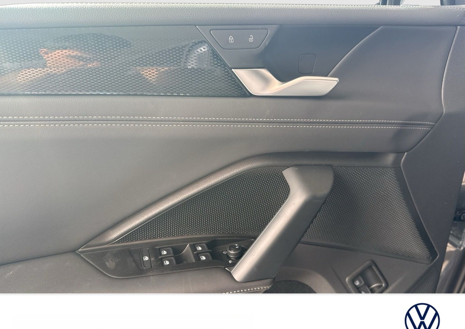 Volkswagen Tiguan 1.5 HYBRID LIFE CAM ACC LM18 CARPLAY foto 13