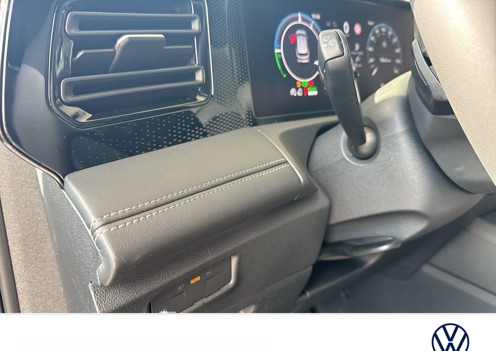 Volkswagen Tiguan 1.5 HYBRID LIFE CAM ACC LM18 CARPLAY foto 17