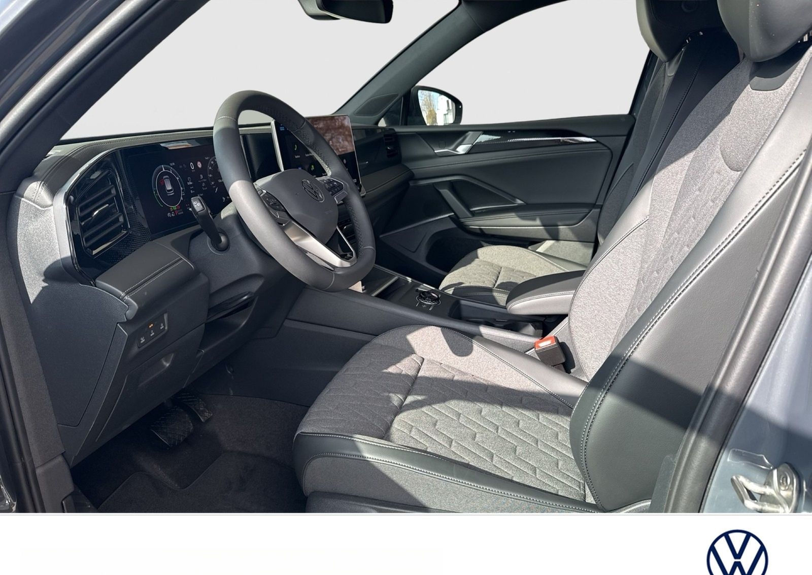 Volkswagen Tiguan 1.5 HYBRID LIFE CAM ACC LM18 CARPLAY foto 7