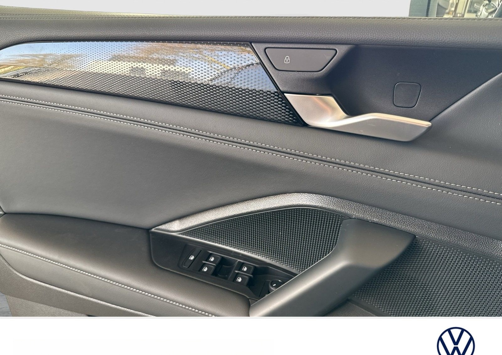 Volkswagen Tiguan 1.5 HYBRID LIFE CAM ACC LM18 CARPLAY foto 15