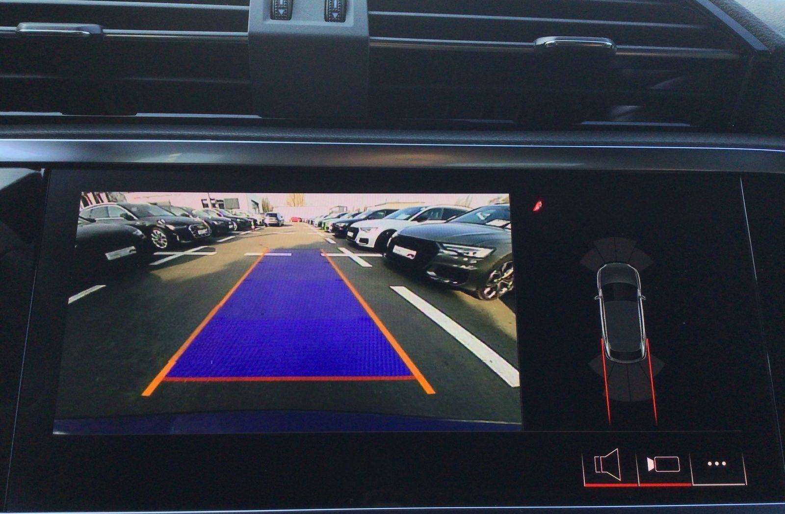 Audi Q3 Sportback 35 TFSI S LINE ALCANTARA LED AHK KA foto 14