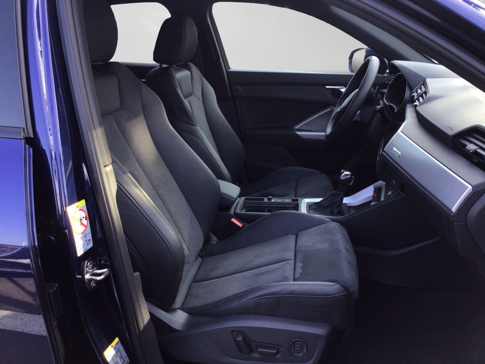 Audi Q3 Sportback 35 TFSI S LINE ALCANTARA LED AHK KA foto 4