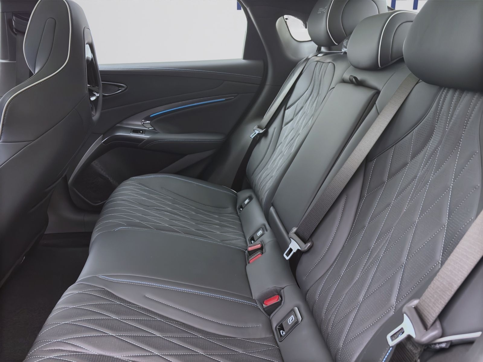 BYD SEAL COMFORT 360* NAVI LM18 PANO PDC foto 14