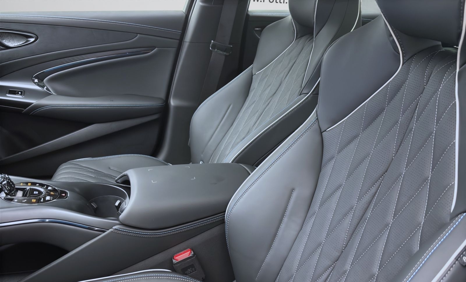 BYD SEAL COMFORT 360* NAVI LM18 PANO PDC foto 8