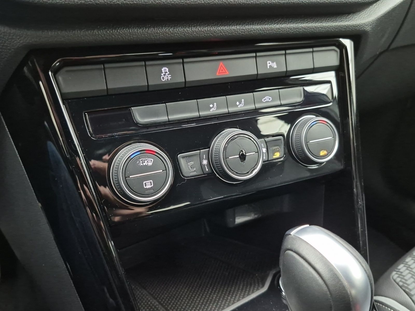 Volkswagen T-Roc R DAB+ SITZHZG PDC LM19 foto 16