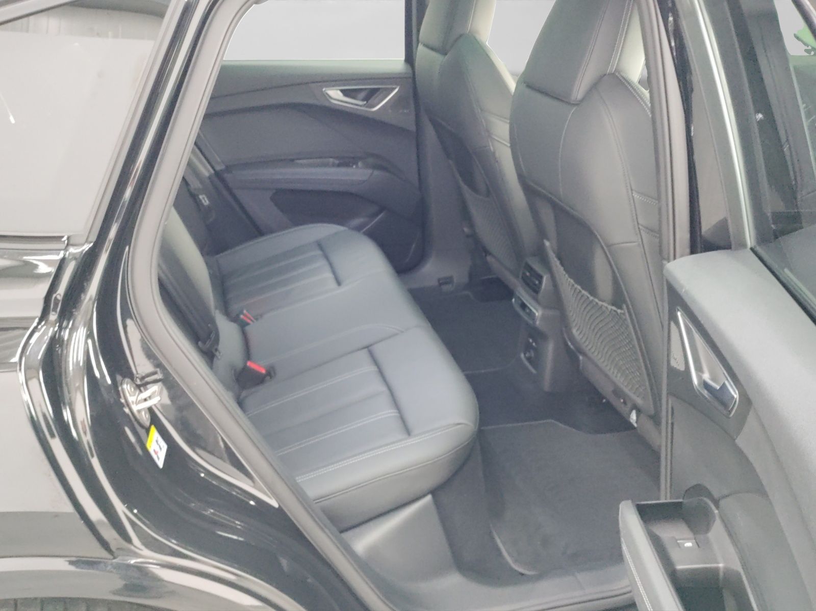 Audi Q4 Sportback e-tron 45 Q S LINE UPE77 LM20 PANO foto 6