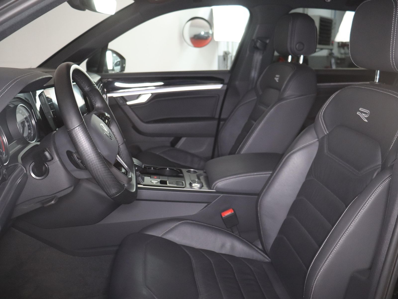 Volkswagen Touareg R-Line Black Style 3.0TSI 540,-ohne Anza foto 7