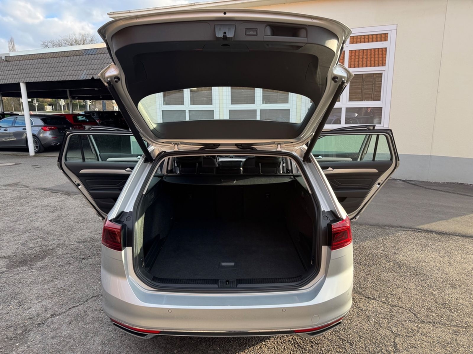 Volkswagen Passat Variant DSG Elegance ACC/Matrix/Kamera foto 18