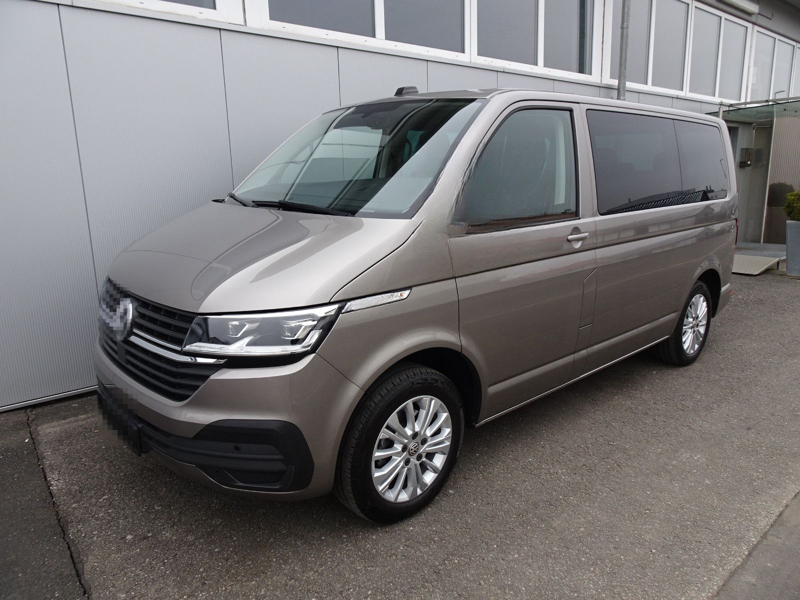 Volkswagen T6.1 Multivan DSG 4-Mot. AHK LED NAVI KAMERA 17" foto 2