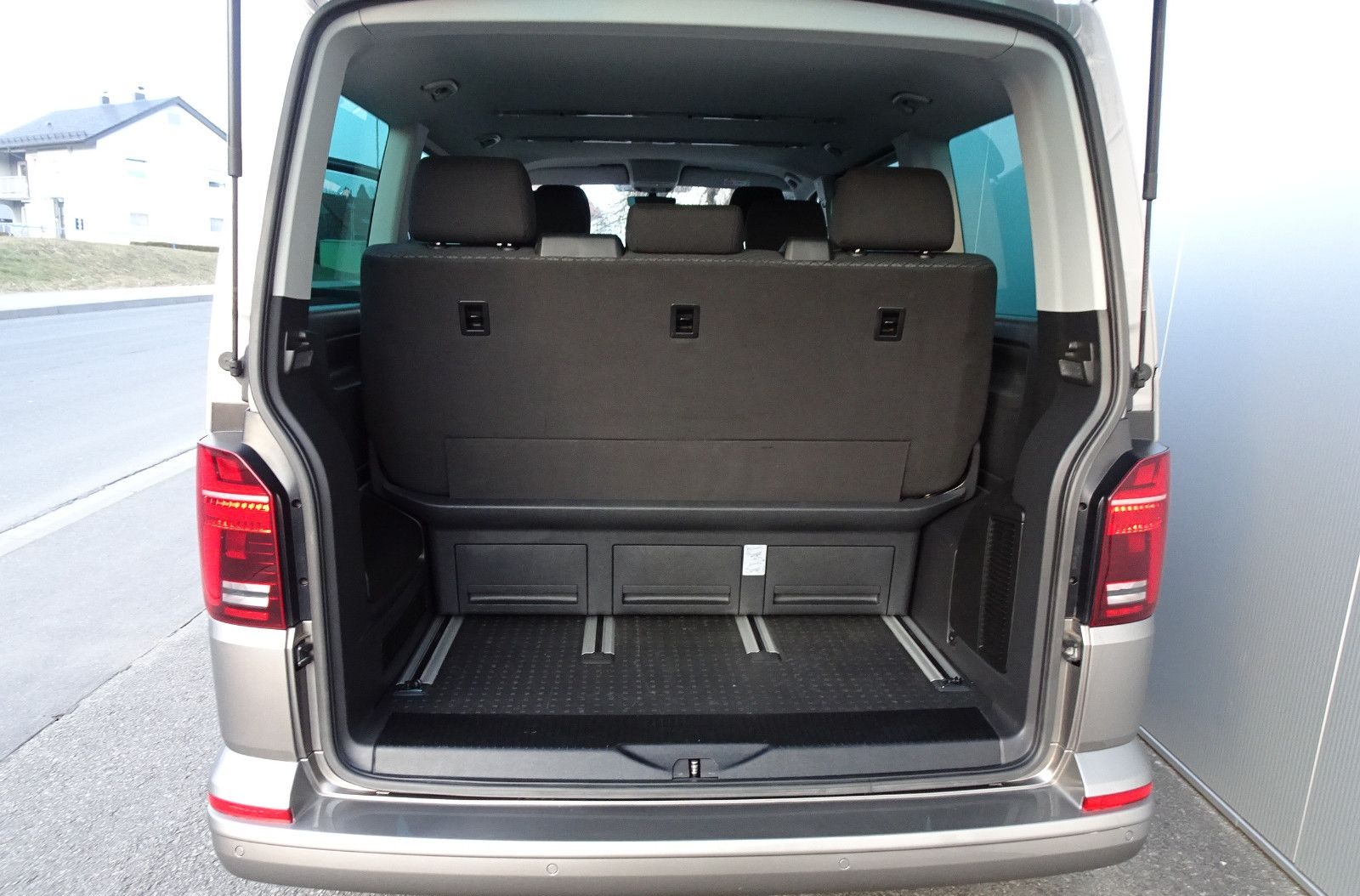 Volkswagen T6.1 Multivan DSG 4-Mot. AHK LED NAVI KAMERA 17" foto 15
