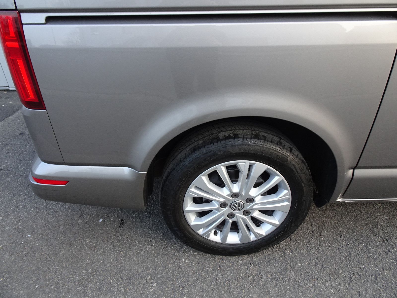 Volkswagen T6.1 Multivan DSG 4-Mot. AHK LED NAVI KAMERA 17" foto 19