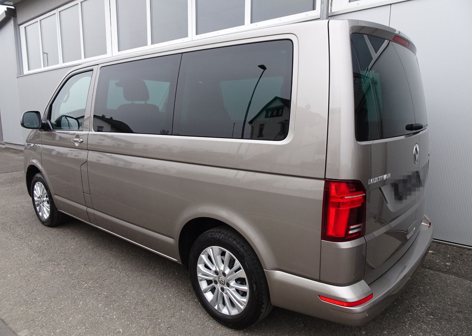 Volkswagen T6.1 Multivan DSG 4-Mot. AHK LED NAVI KAMERA 17" foto 4