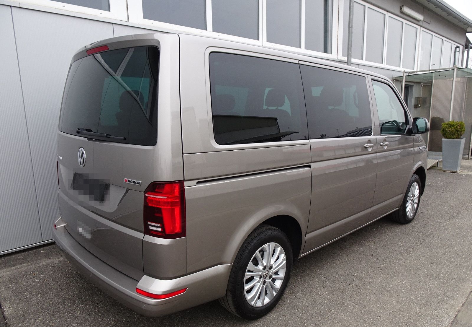 Volkswagen T6.1 Multivan DSG 4-Mot. AHK LED NAVI KAMERA 17" foto 5