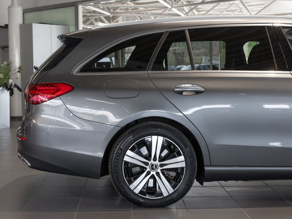 Mercedes-Benz C 300 e T // AVANTGARDE MEMO AHK DISTR KAMERA foto 22