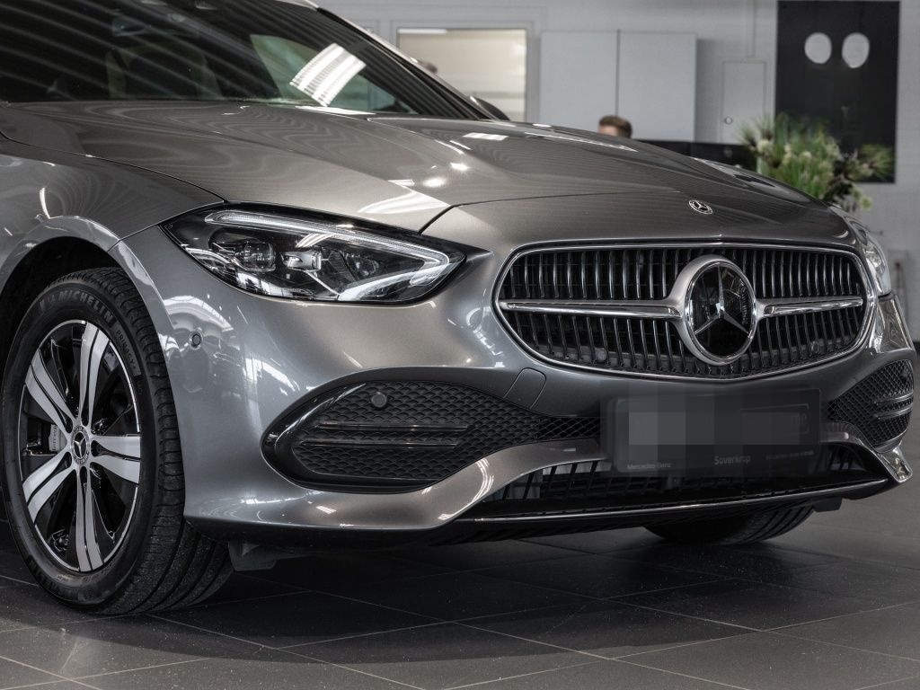 Mercedes-Benz C 300 e T // AVANTGARDE MEMO AHK DISTR KAMERA foto 24