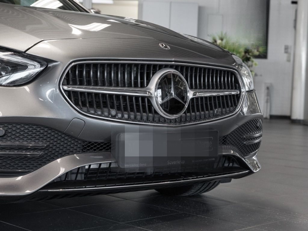 Mercedes-Benz C 300 e T // AVANTGARDE MEMO AHK DISTR KAMERA foto 25