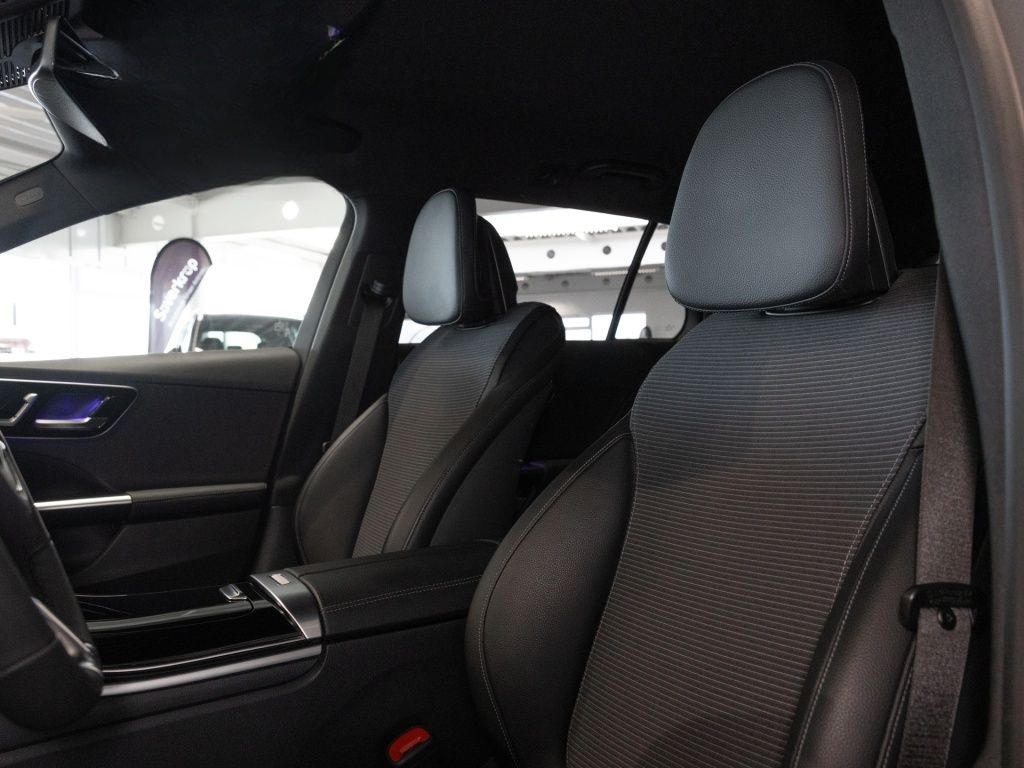 Mercedes-Benz C 300 e T // AVANTGARDE MEMO AHK DISTR KAMERA foto 7