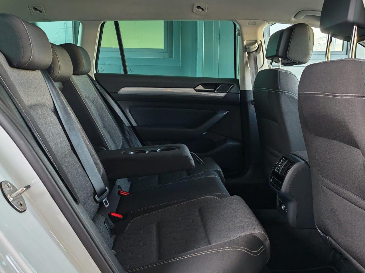 Volkswagen Passat 2.0 TDI DSG,KAMERA,AHK,LED,NAVI,VIRTUAL foto 8