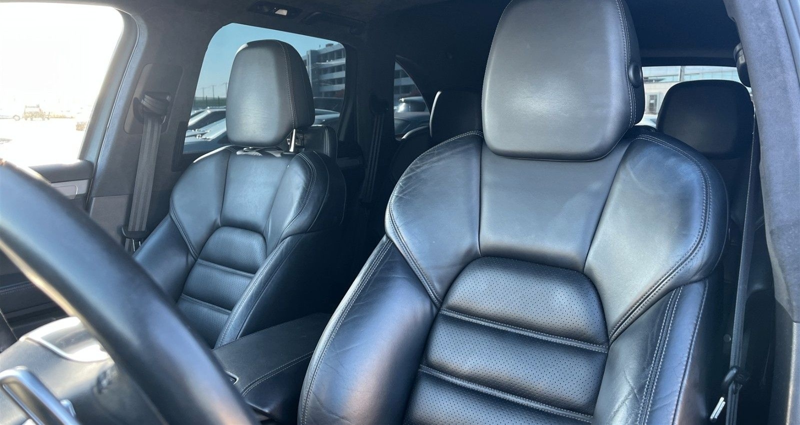 Porsche Cayenne Turbo 4.8L (Schwarz/Schwarz) foto 15