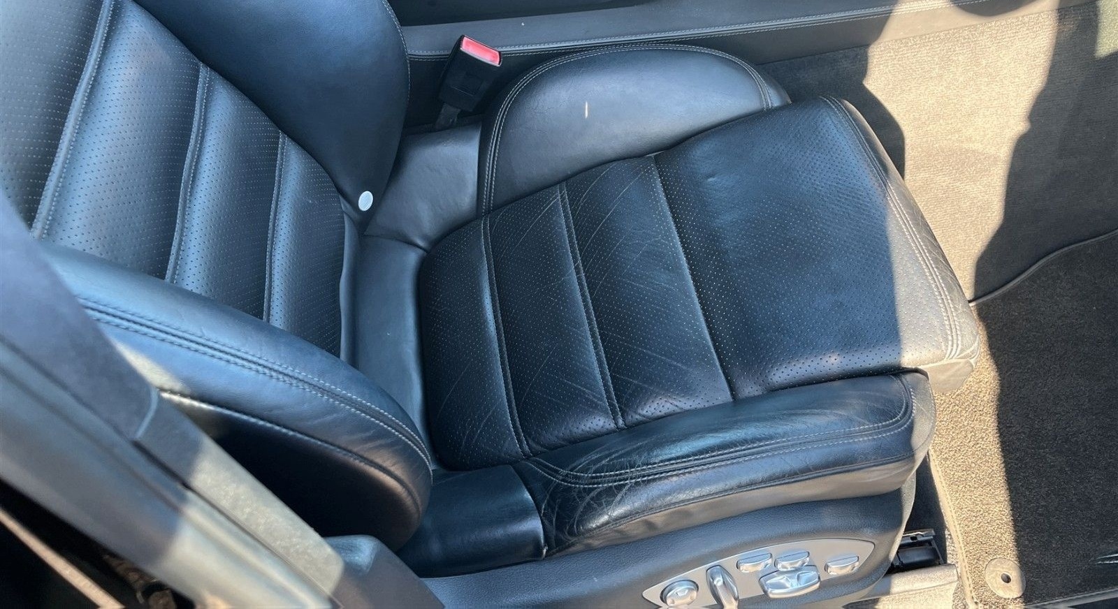 Porsche Cayenne Turbo 4.8L (Schwarz/Schwarz) foto 16