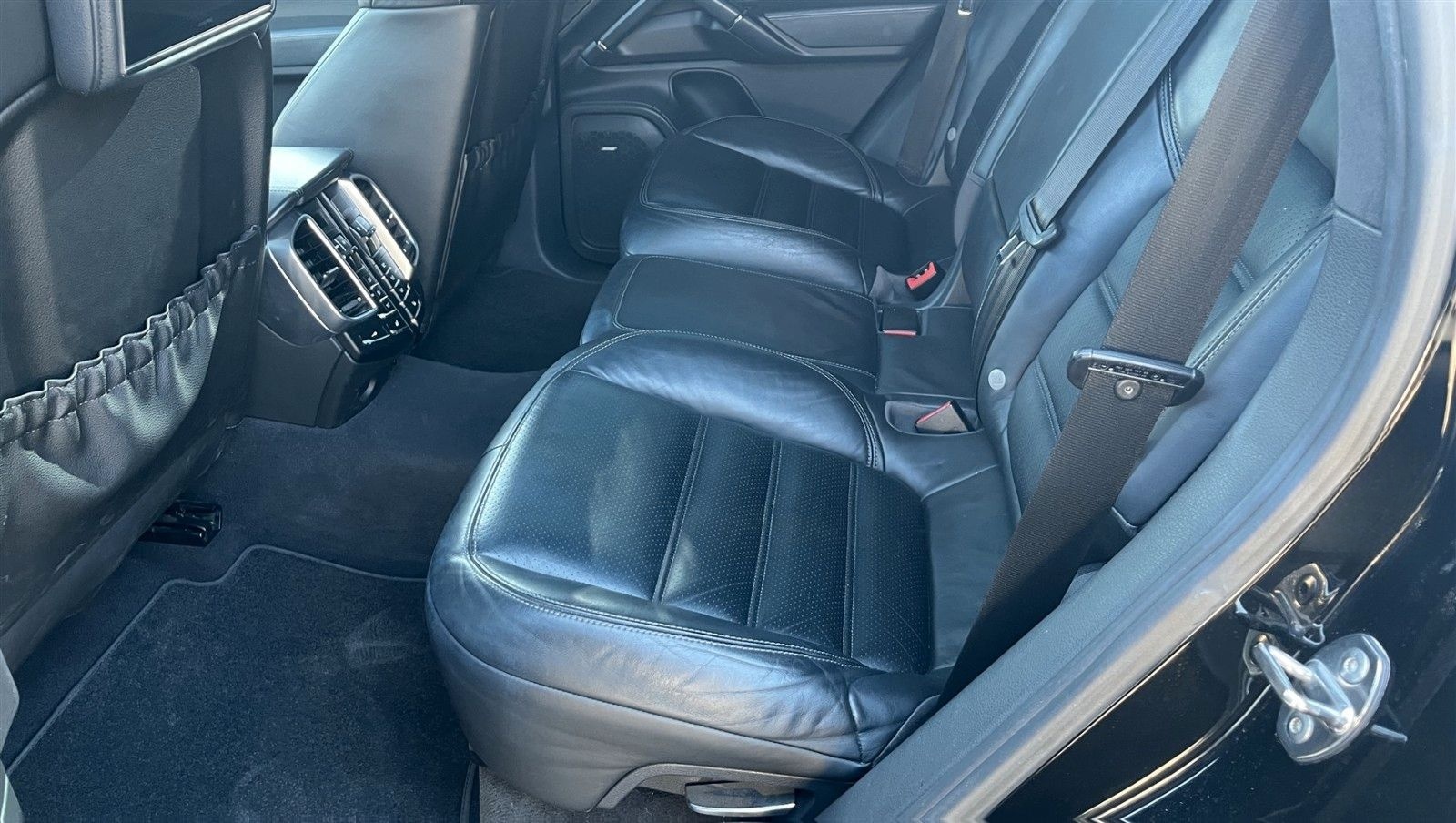 Porsche Cayenne Turbo 4.8L (Schwarz/Schwarz) foto 25