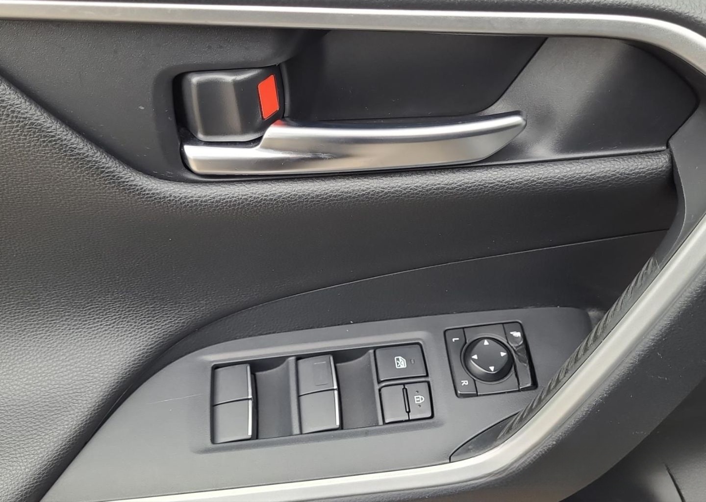 Toyota RAV 4 2.0 Club 4x2 AHK abnehmbar Heckklappe elek foto 10