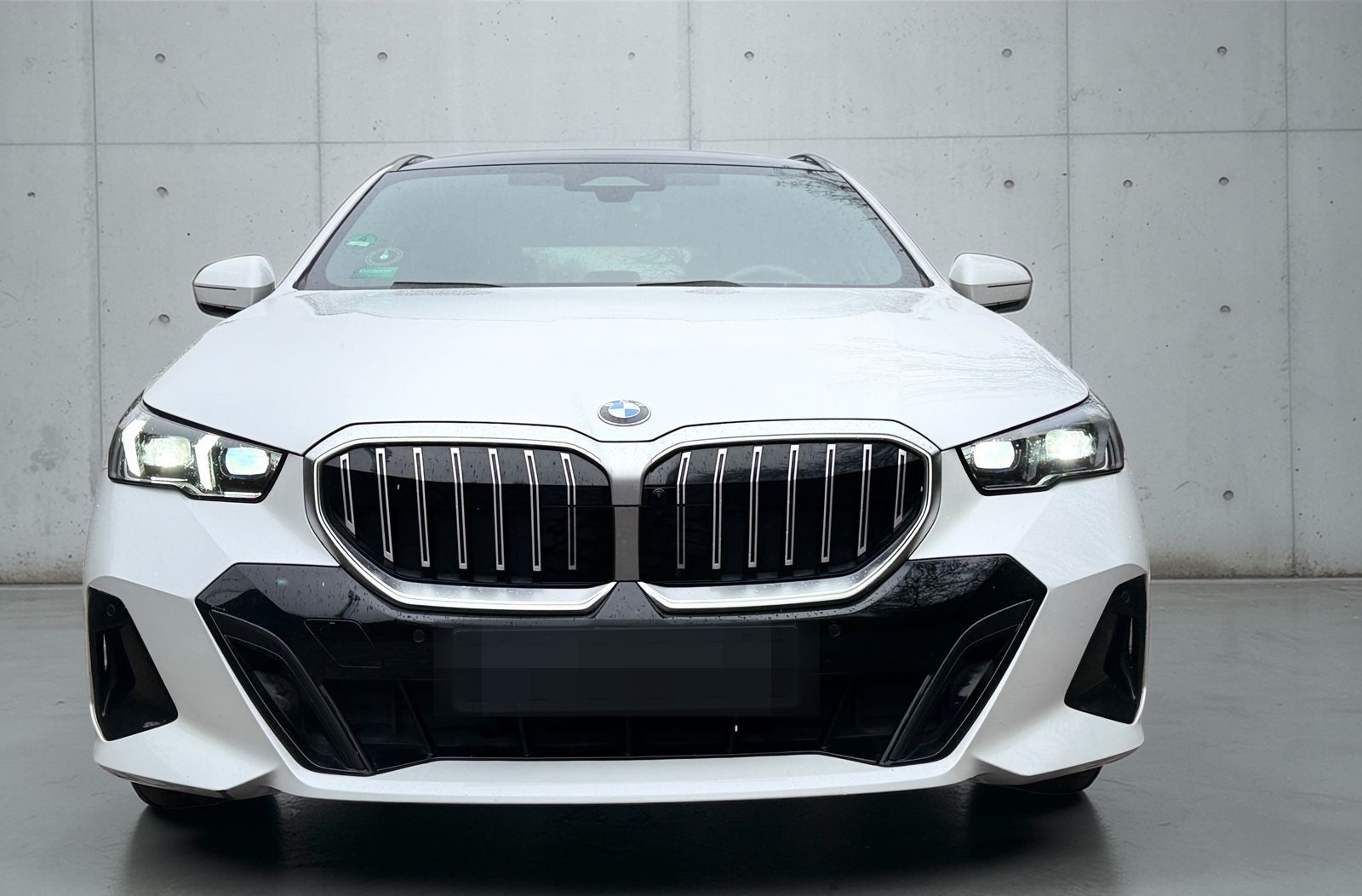 BMW 520 5 Touring 520 d xDrive M Sport PANO 1ERH LED foto 2