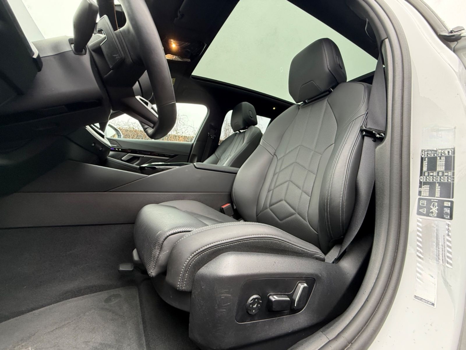 BMW 520 5 Touring 520 d xDrive M Sport PANO 1ERH LED foto 12