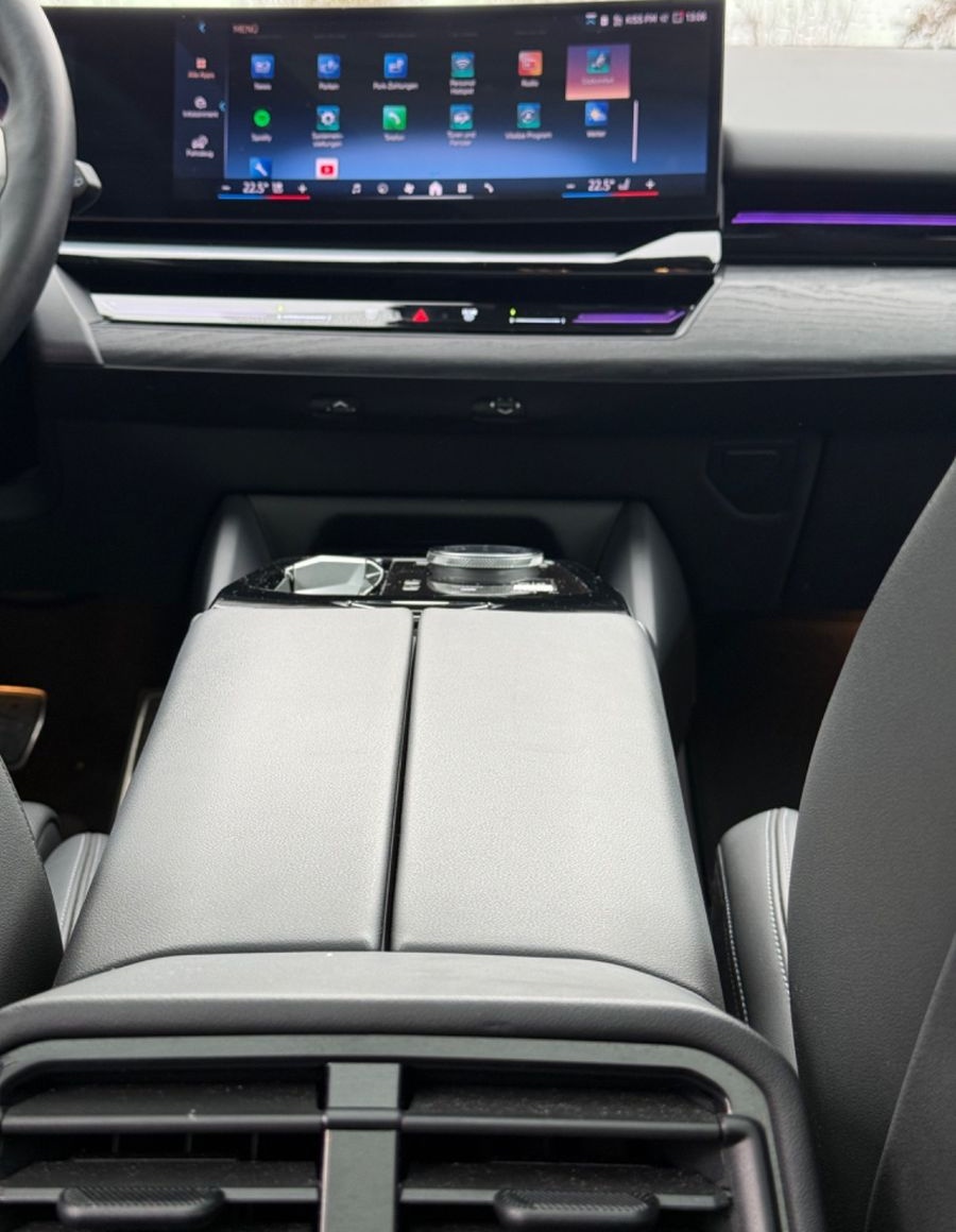 BMW 520 5 Touring 520 d xDrive M Sport PANO 1ERH LED foto 16