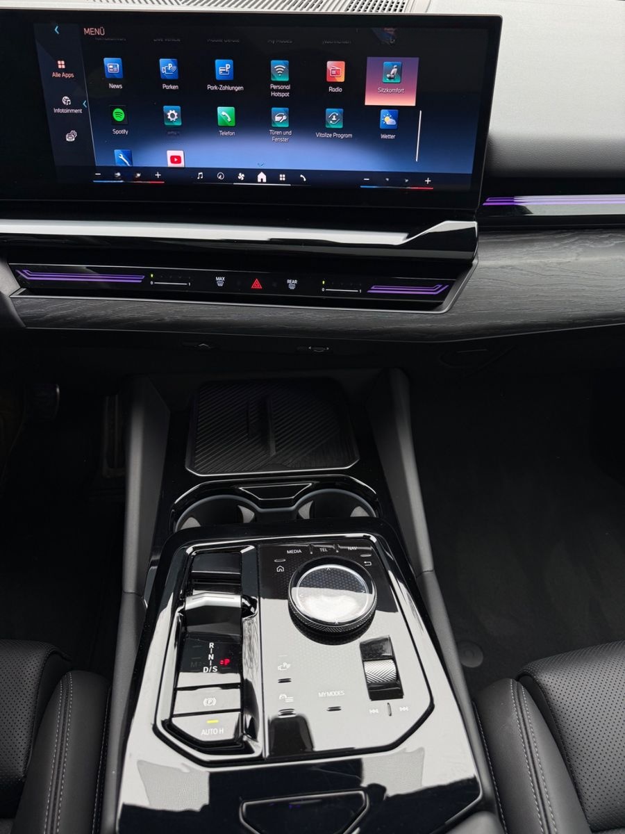 BMW 520 5 Touring 520 d xDrive M Sport PANO 1ERH LED foto 19