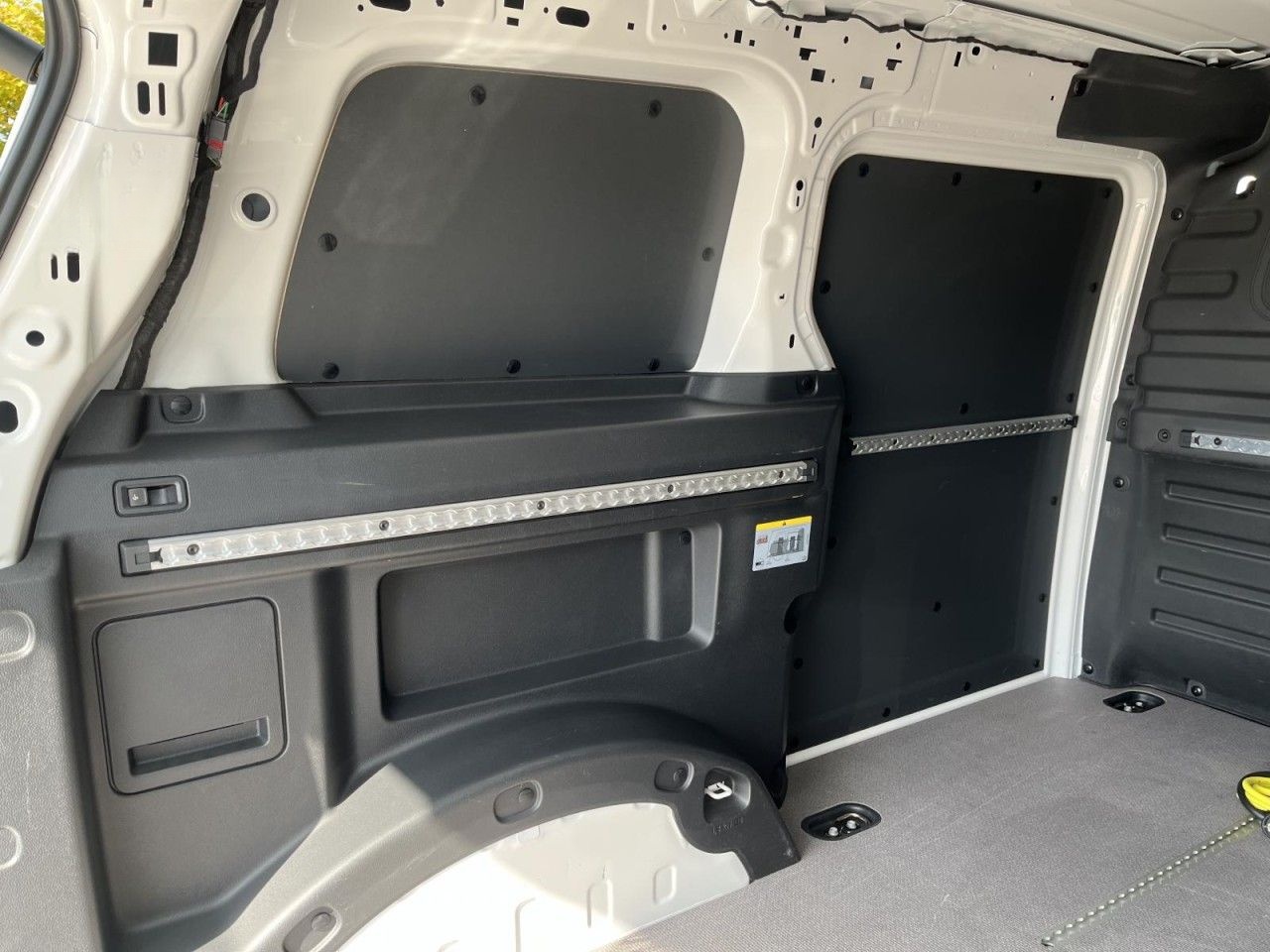 Volkswagen ID.Buzz Cargo KR (Rear View,AHK,Fahrer-Assistenz foto 9
