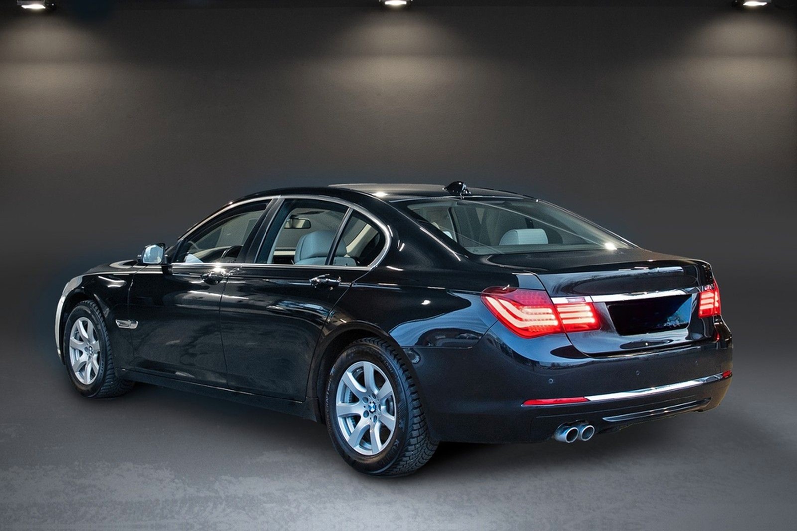 BMW 730d xDrive AHK HUD - TOP Ausstattung Unfallfrei foto 7