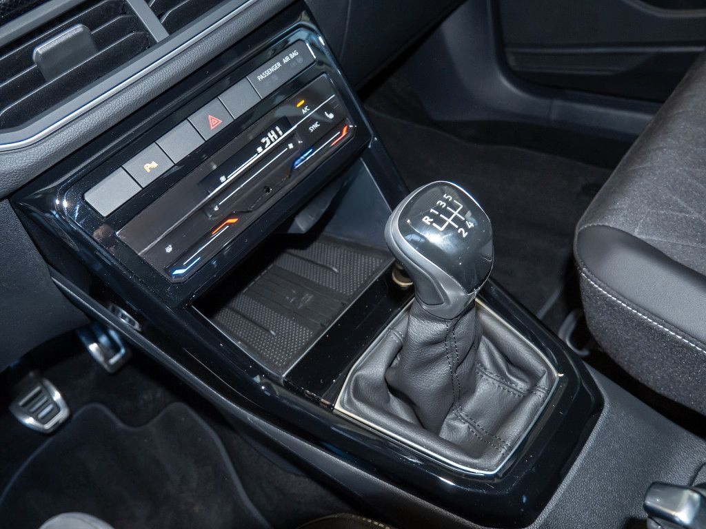 Volkswagen T-Cross Goal 1.0 l TSI ACC LED NAVI SPURH. SHZ foto 17
