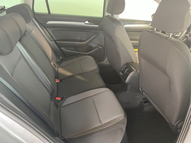 Volkswagen Passat Variant 1.5 TSI Business Premium ACC LED foto 13