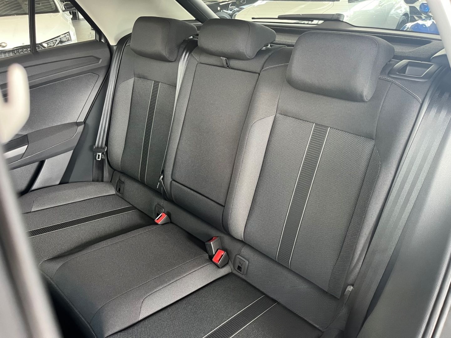 Volkswagen T-Roc Prime 1.5 TSI Navi Keyless LED Kamera ACC  foto 13