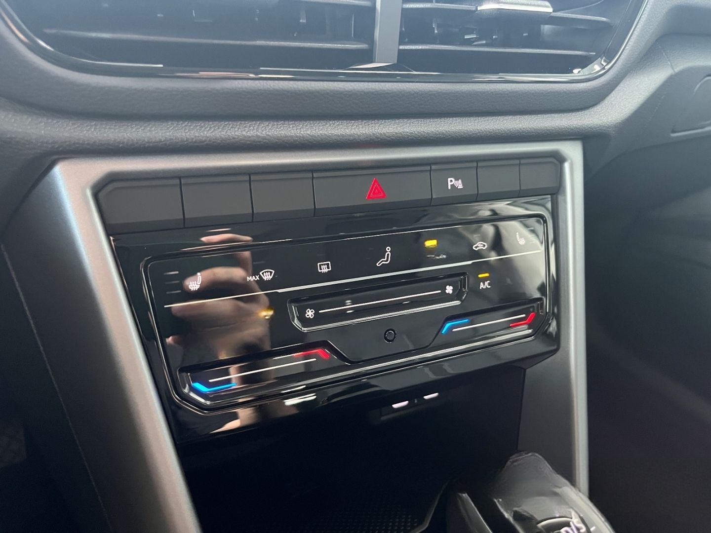 Volkswagen T-Roc Prime 1.5 TSI Navi Keyless LED Kamera ACC  foto 24