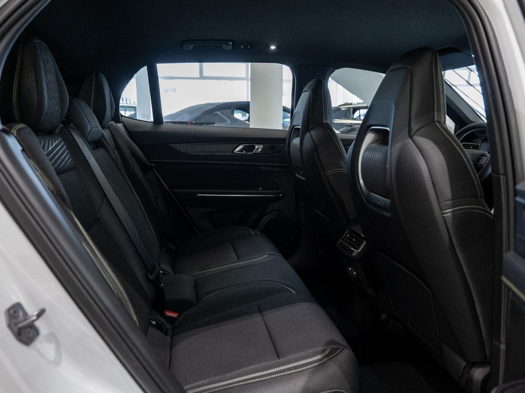 Lynk&Co 01 PHEV Core KLIMA PDC SITZHEIZUNG LED NAVI ACC foto 6