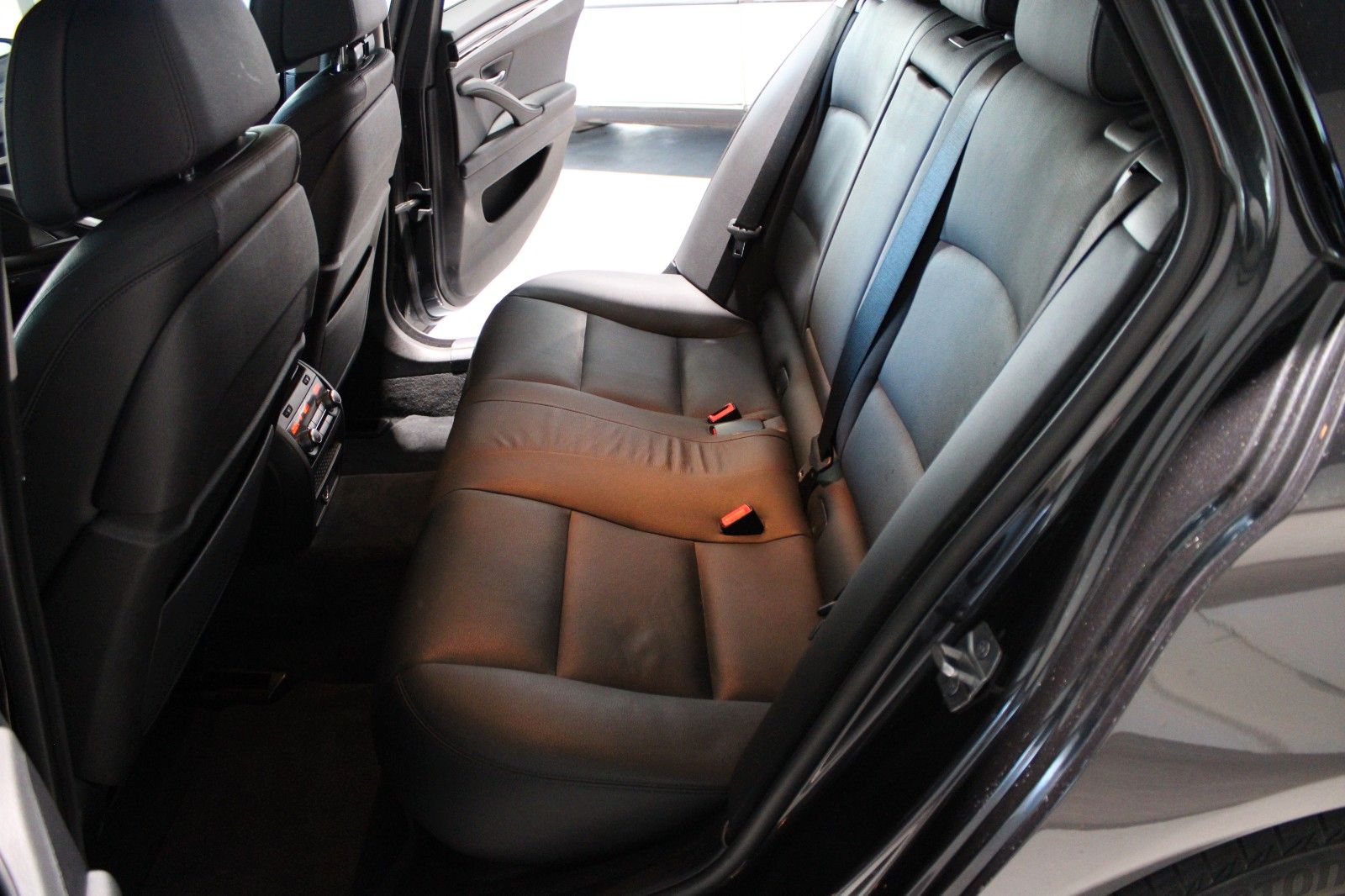 BMW 530 d Aut.Sport Shadow-Line Leder Navi pro. foto 11