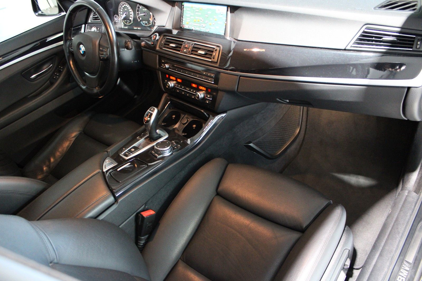 BMW 530 d Aut.Sport Shadow-Line Leder Navi pro. foto 10
