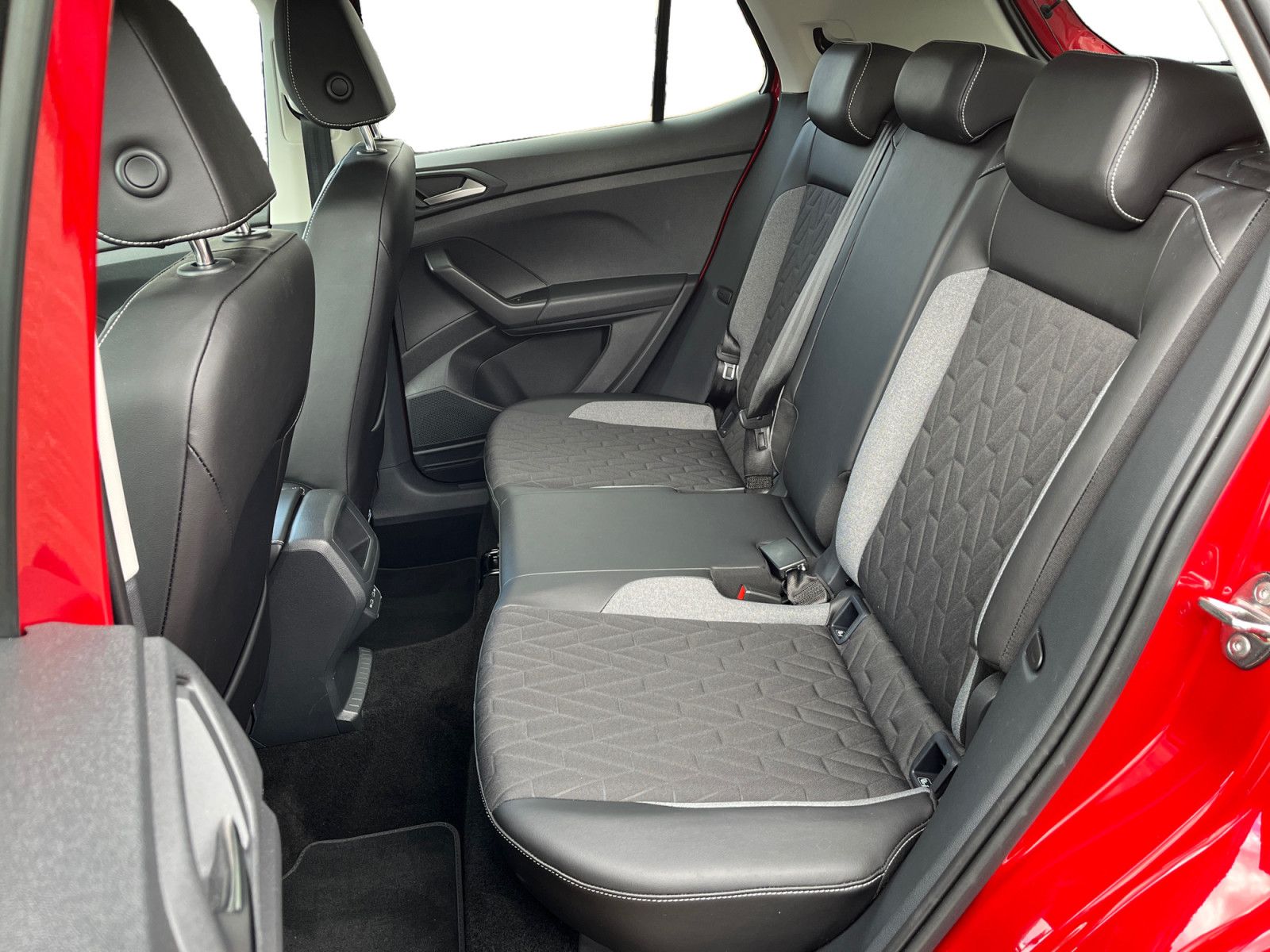 Volkswagen T-Cross 1.0TSI Goal LED ACC AHK APP PDC Sitzhzg foto 13