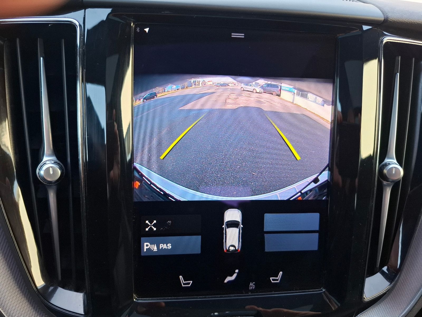 Volvo XC 60 R Design AWD*XeniumP.*Panoramadach*LED*CAM foto 15