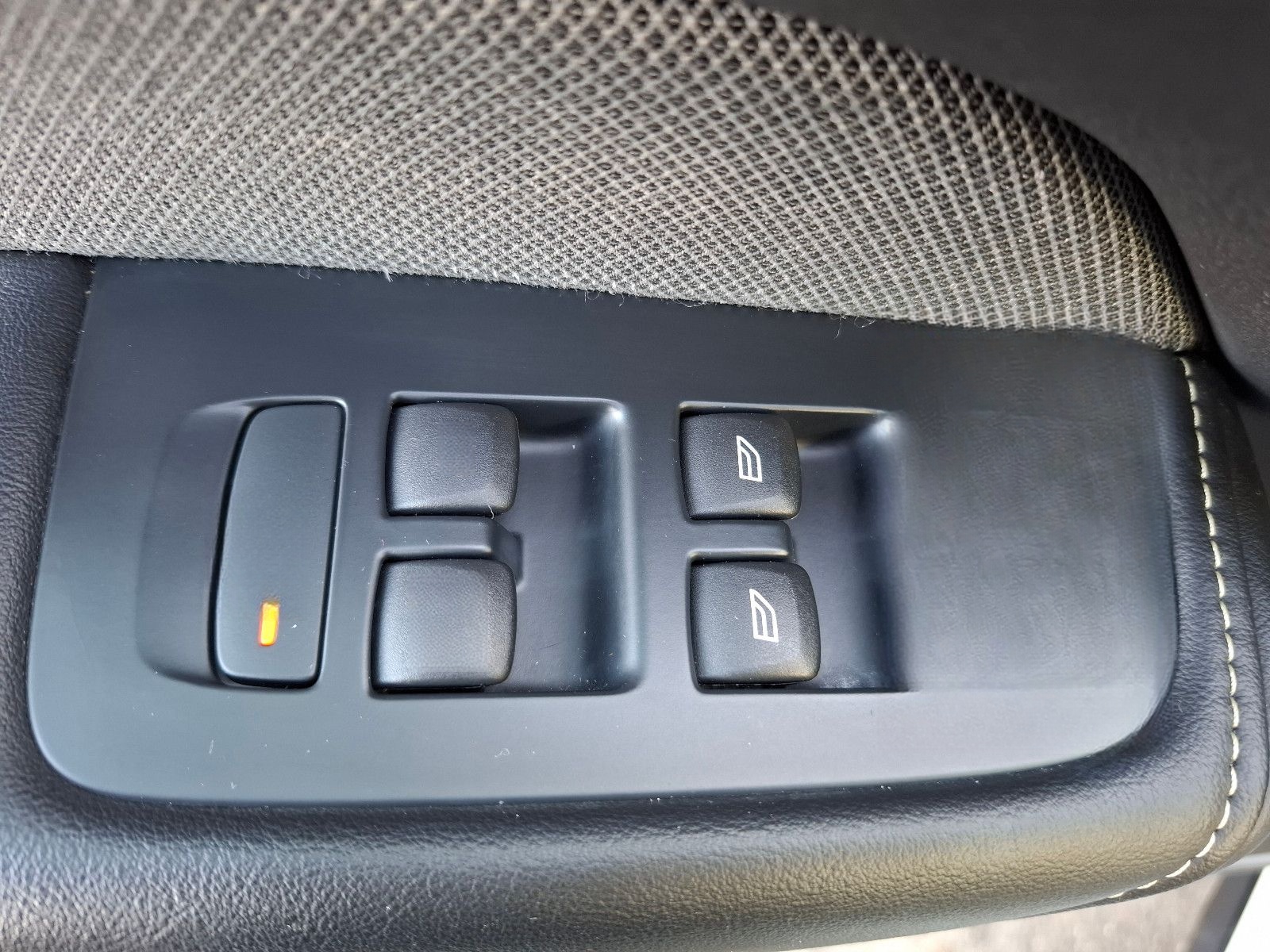 Volvo XC 60 R Design AWD*XeniumP.*Panoramadach*LED*CAM foto 16