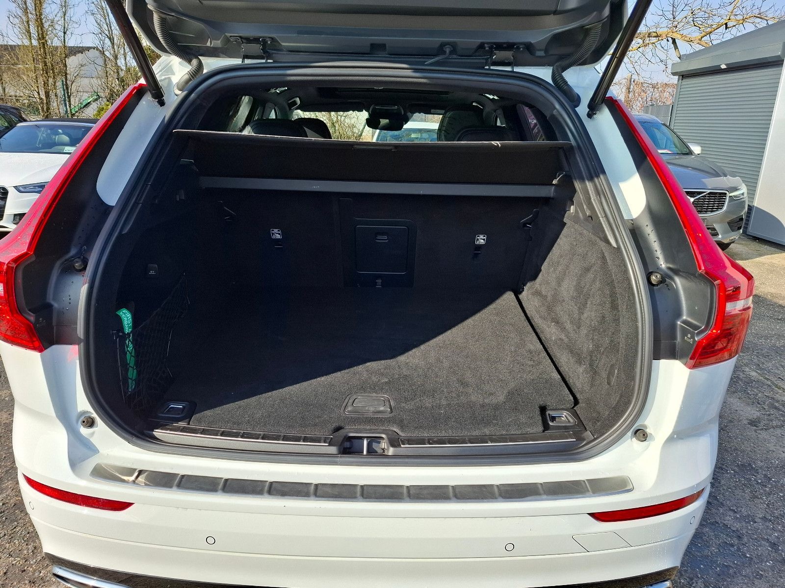 Volvo XC 60 R Design AWD*XeniumP.*Panoramadach*LED*CAM foto 18