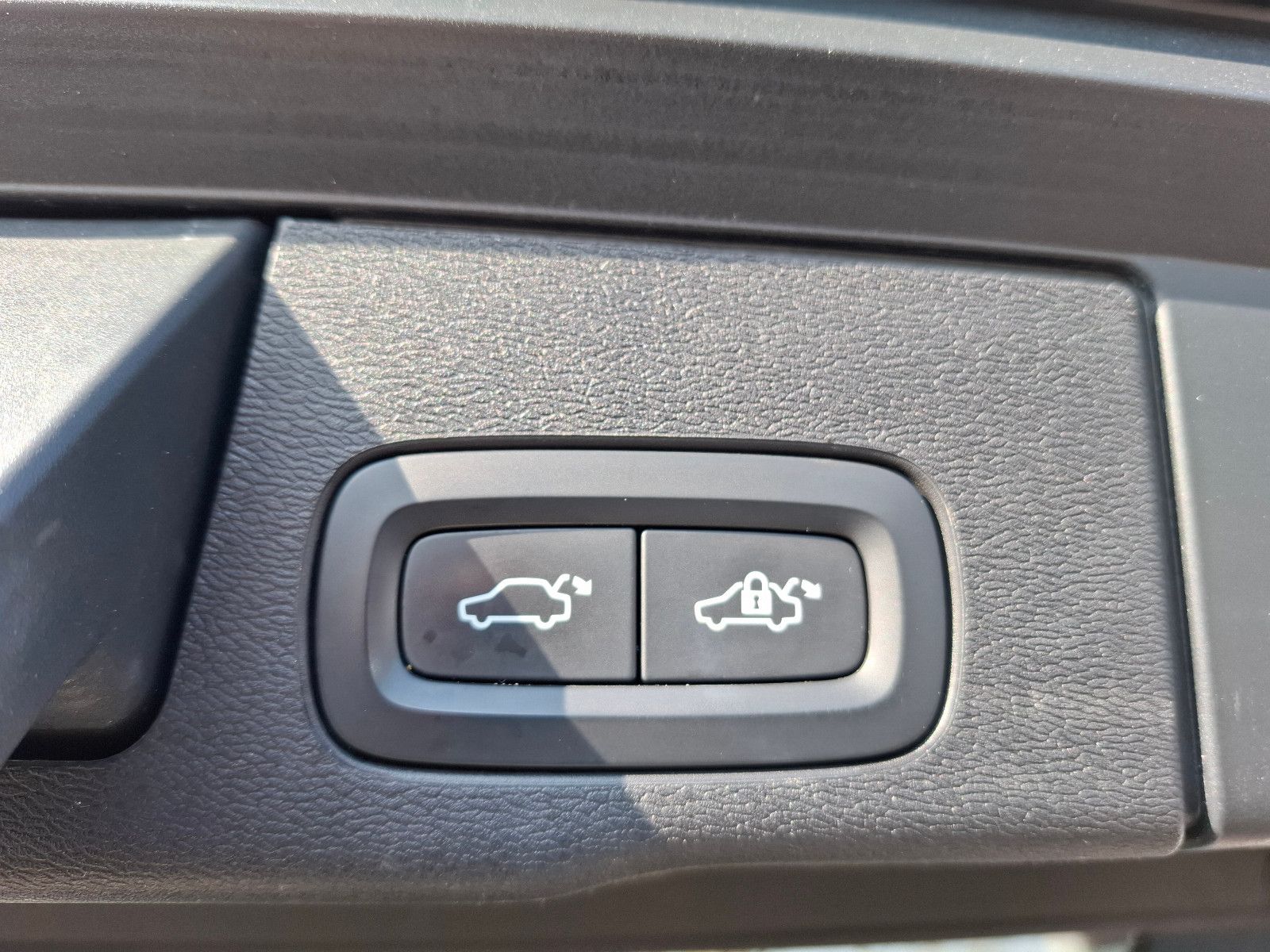 Volvo XC 60 R Design AWD*XeniumP.*Panoramadach*LED*CAM foto 19