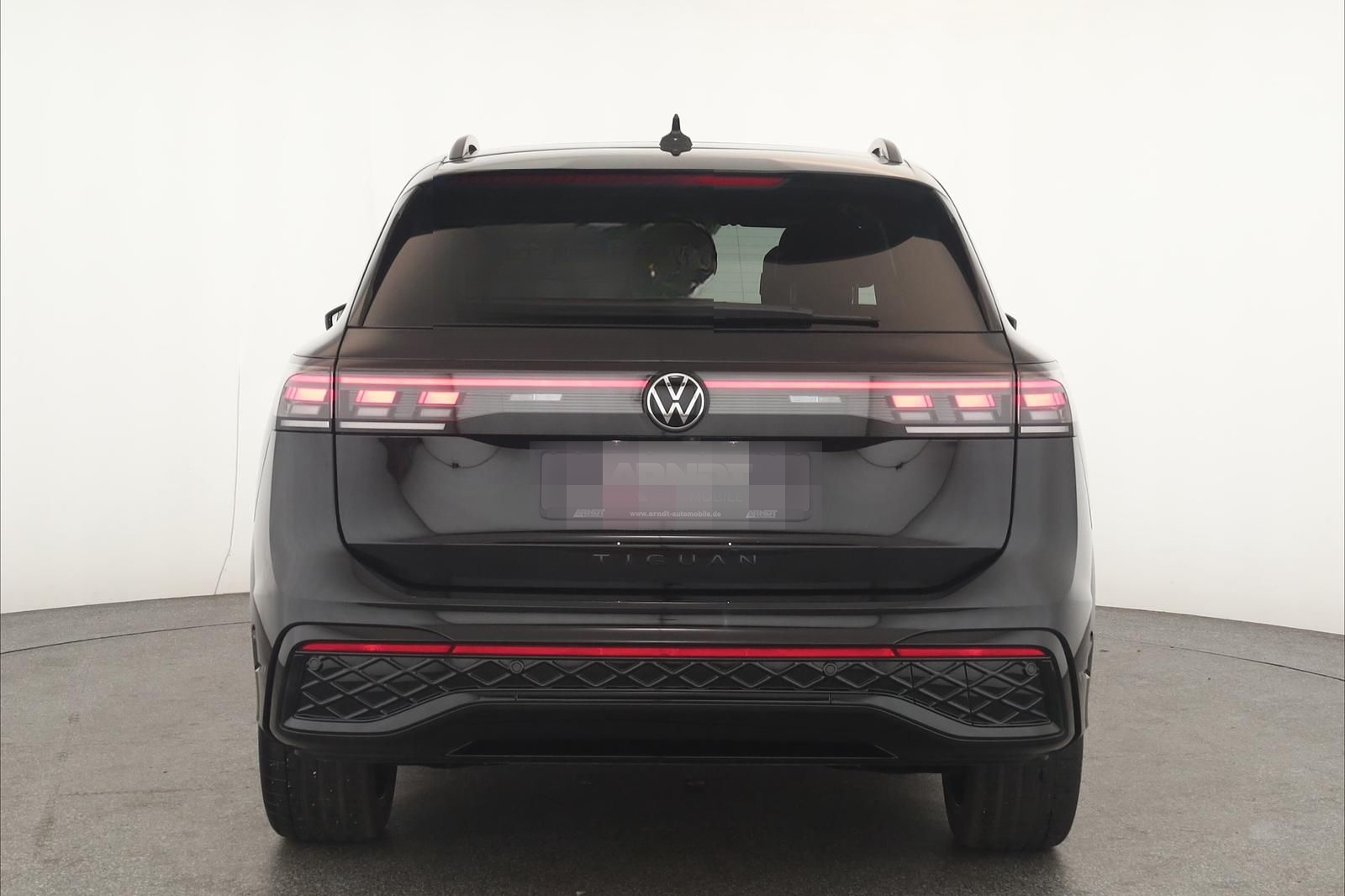 Volkswagen Tiguan 2.0 TSI DSG 4M R-Line IQ Pano Nav 360 AHK foto 3